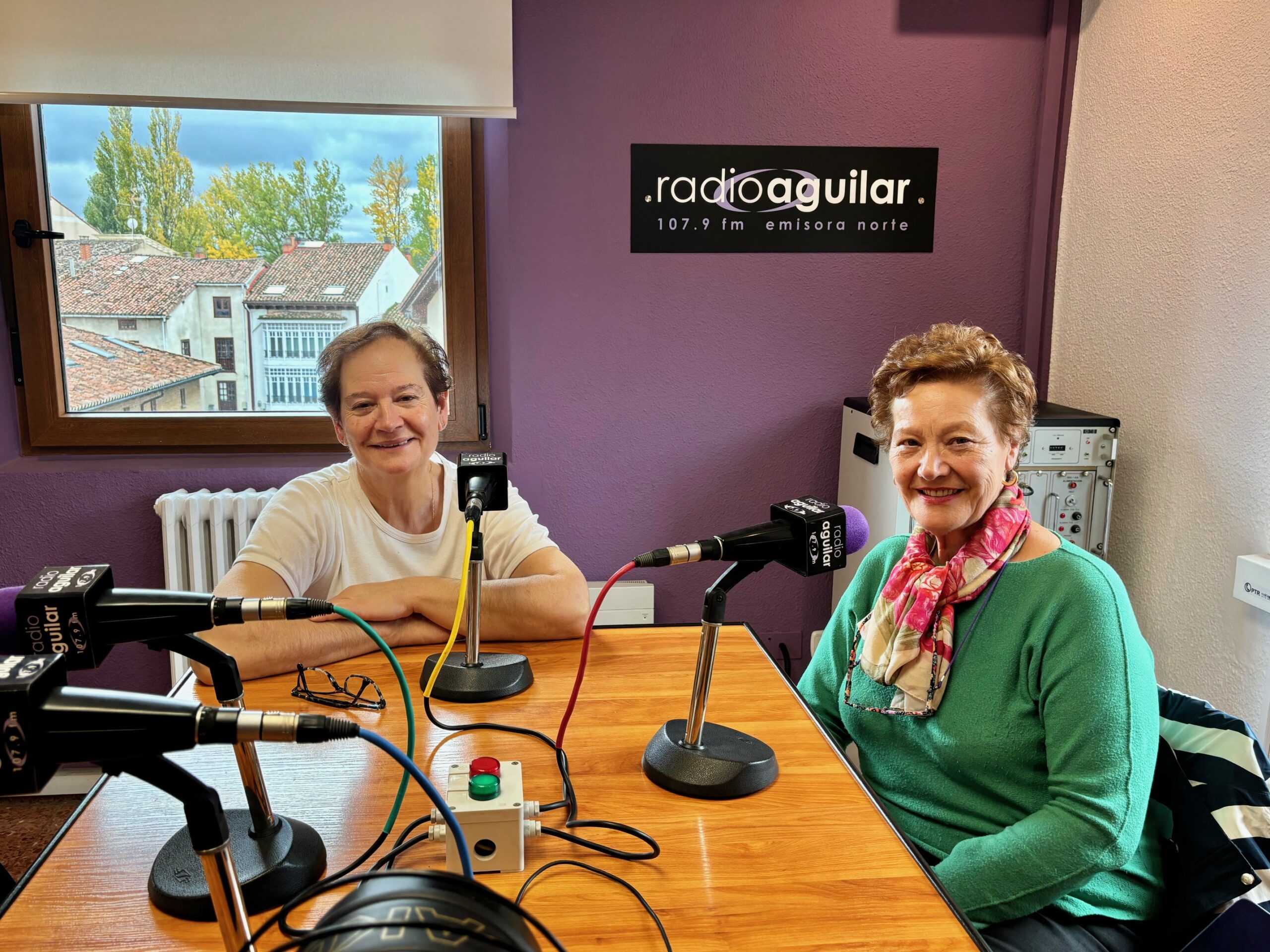 Las encajeras de Aguilar exponen sus trabajos en la biblioteca - Radio ...