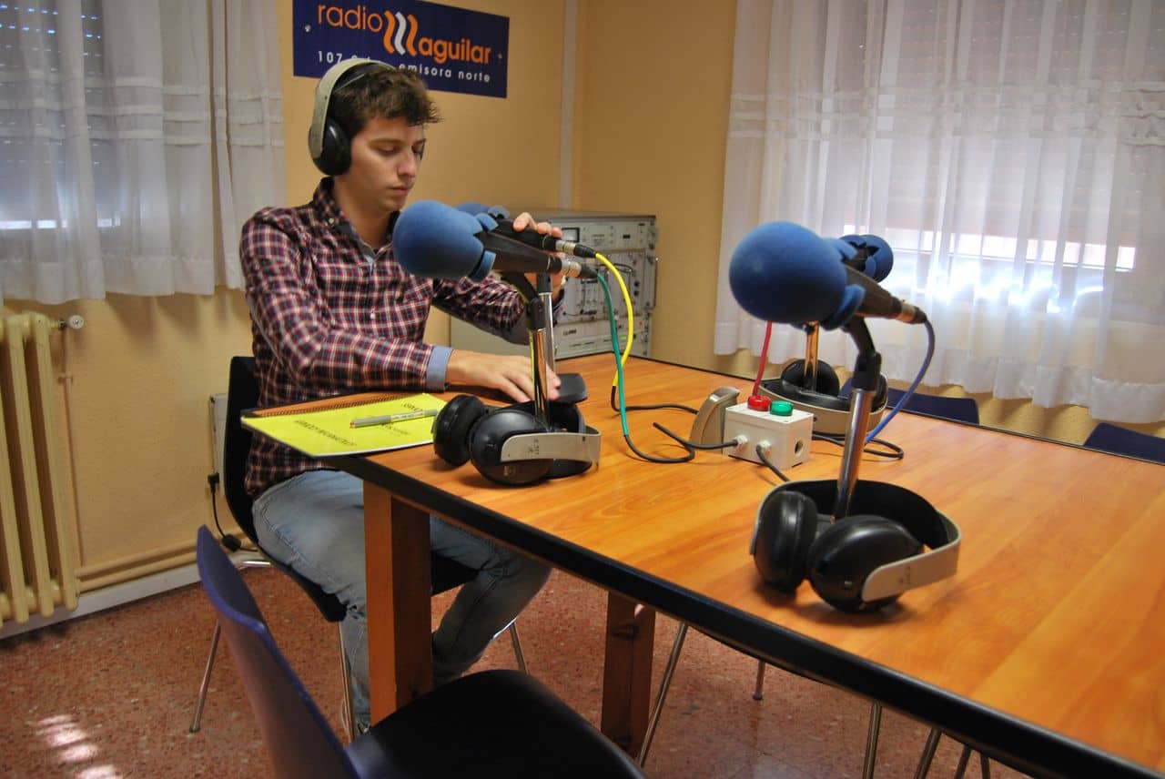 Radio-Aguilar-FM-013