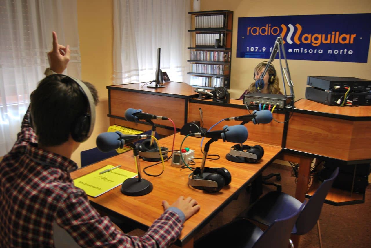 Radio-Aguilar-FM-014