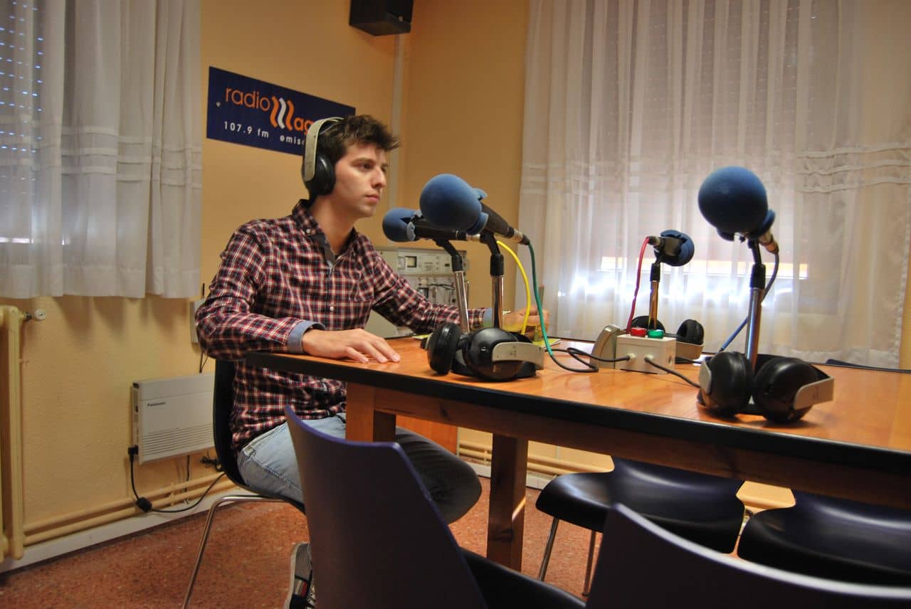 Radio-Aguilar-FM-015